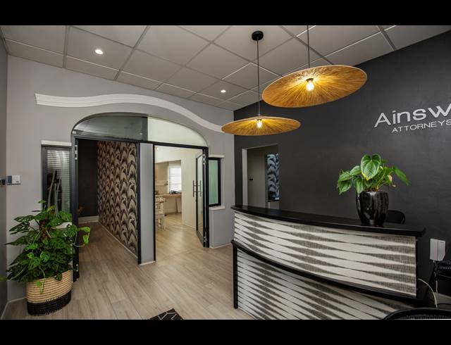 222M² BUILDING TO LET IN ESSENWOOD
